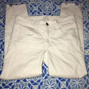 White American Eagle Cropped jeans
